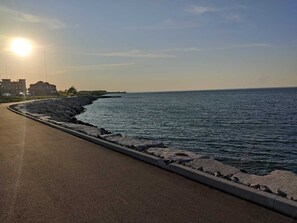 Beach - Lake View Condo Apt 5 min to Beach (Grimsby)