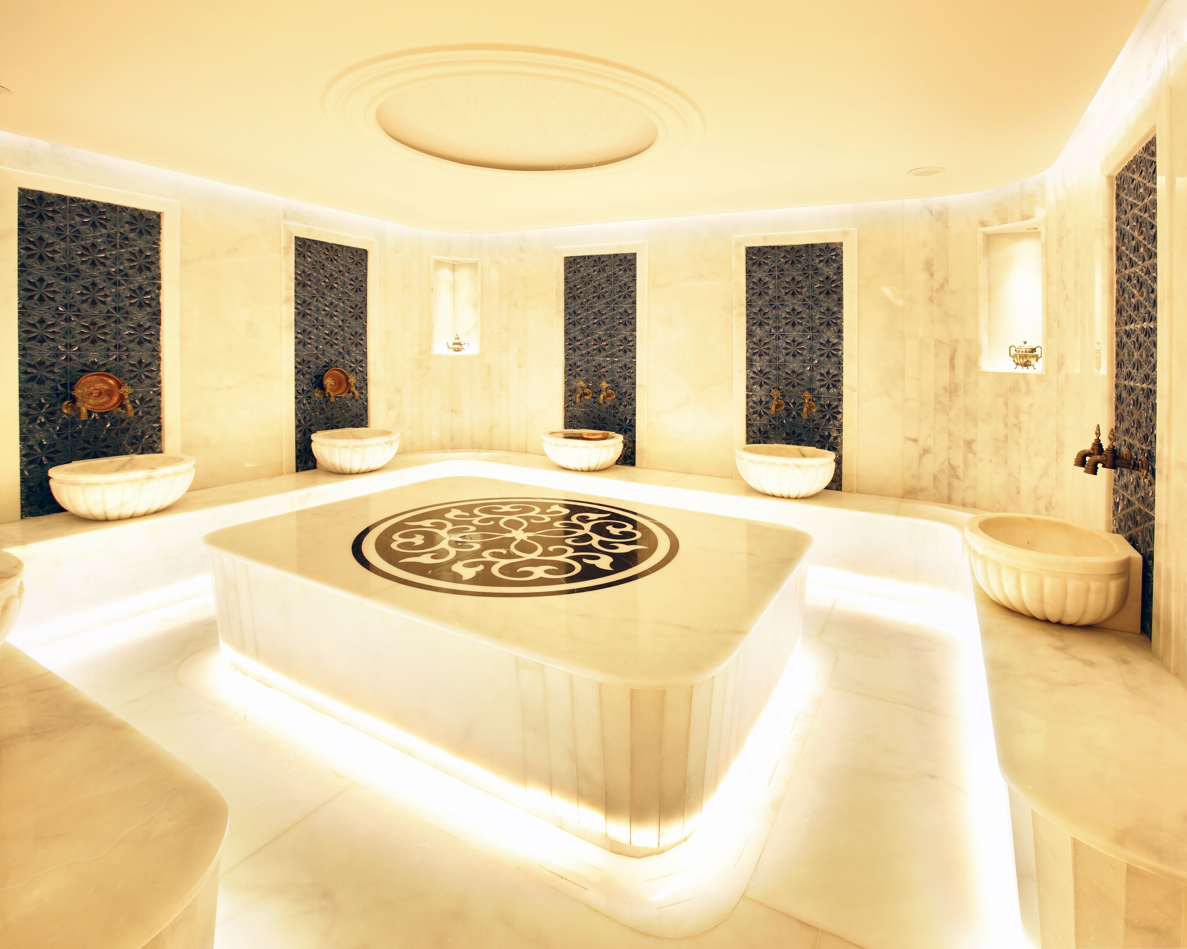 トルコ風呂 / ハマム、ボディ トリートメント、ディープティシュー マッサージ、ボディスクラブ、フェイシャル トリートメント