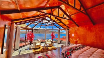 Kamar Double Mewah, pemandangan danau | Seprai linen