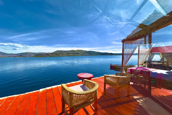 Luxury Room, 1 King Bed, Lake View | Lake view