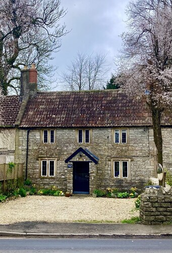 Beautiful listed cottage