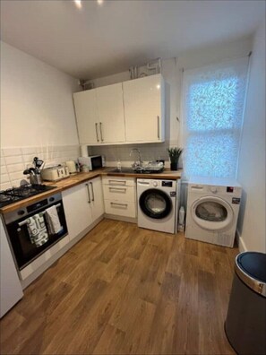 Private kitchen - Two Bedroom Flat in London (London)
