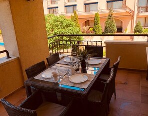 Outdoor dining - 3 BR seaview apartment /2nd floor/ (Topola)