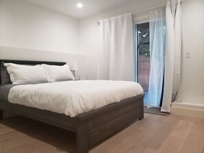 3 habitaciones, caja de seguridad en la habitación y escritorio