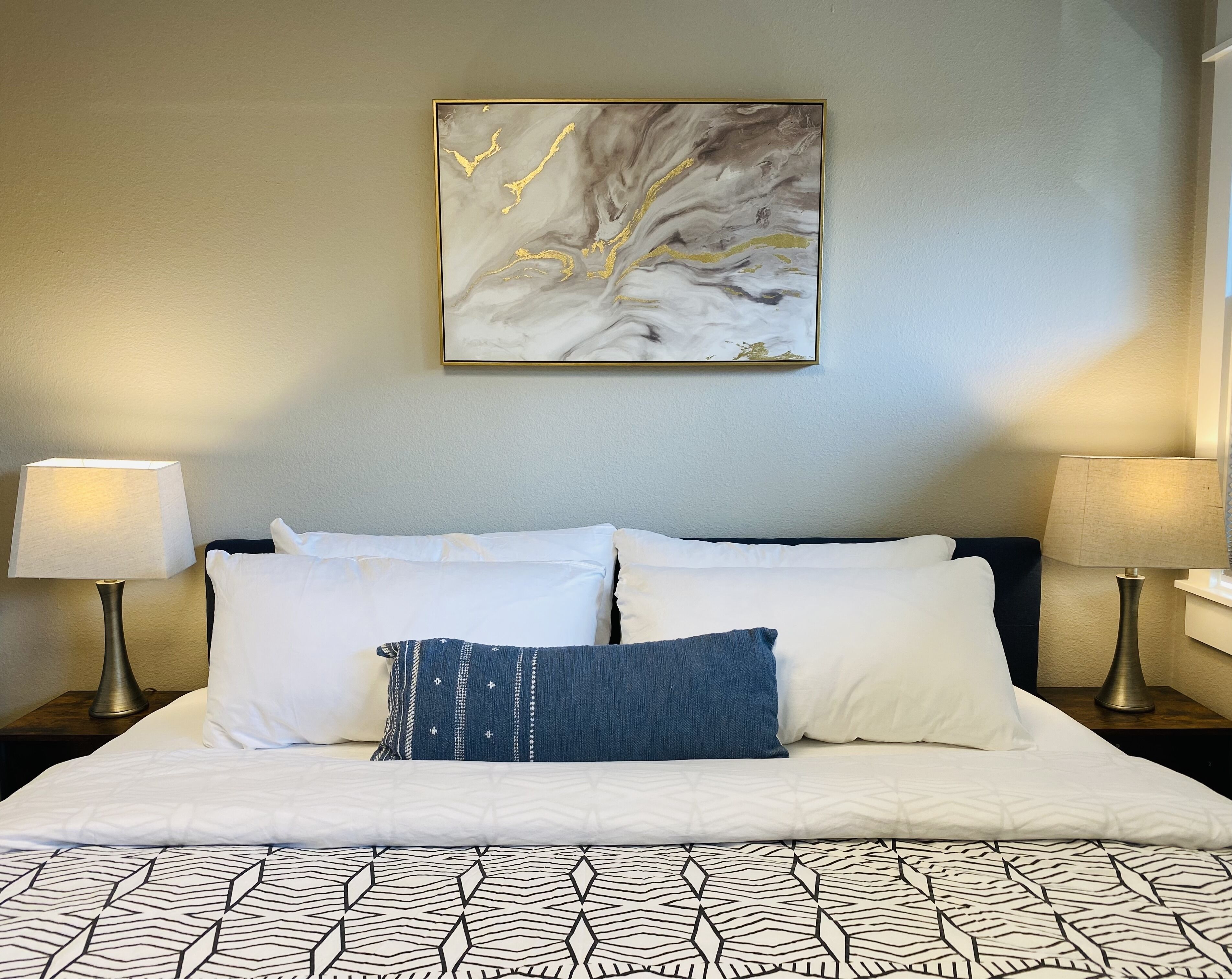 Peaceful Remodeled 3BRw/King bed+BBQ/Spacious Deck