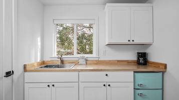 Microwave, coffee/tea maker