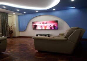 Interni