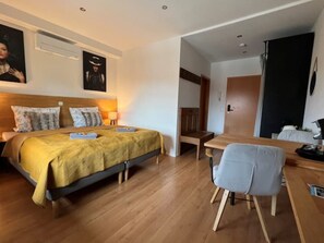 1 bedroom, desk, free WiFi