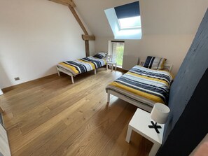 2 habitaciones, escritorio, cuna de viaje y wifi gratis 