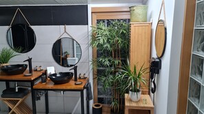 Shower, hair dryer, towels, soap - Villa with whirlpool and jacuzzi, completely private (Barras)