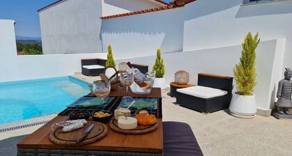 Villa with whirlpool and jacuzzi, completely private