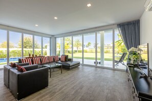 Luxury Villa | Living area - Modern 3 bedroom Pool Villa PG19 (Cha-am)