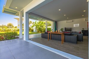 Terrace/patio - Modern 3 bedroom Pool Villa PG19 (Cha-am)