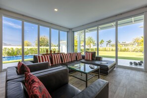 Living area - Modern 3 bedroom Pool Villa PG19 (Cha-am)