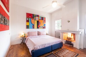 6 bedrooms, WiFi, bed sheets