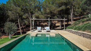 An infinity pool