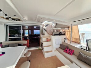 3 bedrooms, bed sheets