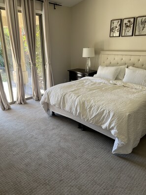 3 bedrooms, desk, iron/ironing board, free WiFi