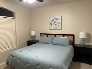 3 室のベッドルーム、デスク、アイロン / アイロン台、WiFi (無料)