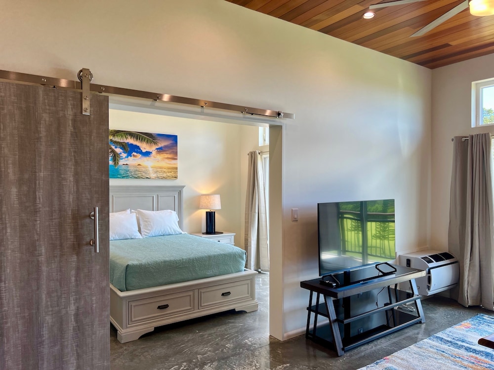 STUNNING FAIRWAY VIEW, HOME "E", CLEANNEW HOME, NEAR JBPHH, CAGE