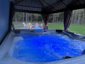 Bain à remous extérieur