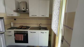 Kühlschrank, Mikrowelle, Ofen, Toaster