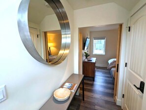 2 camere, una scrivania, Wi-Fi, lenzuola