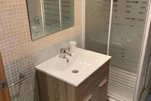 Bathtub
