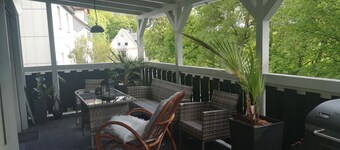 Up-to-date at top prices! Accommodation with large covered terrace on the edge of the forest