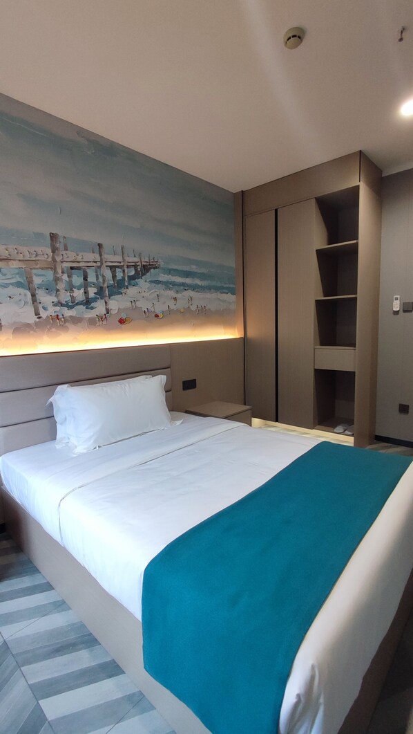 In-room safe, desk, soundproofing, free WiFi - Fan's Hotel Ormoc (Ormoc)