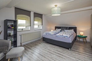 4 bedrooms, Internet, bed sheets