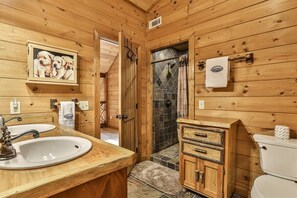 Shower, hair dryer, towels - Toccoa River Station | Blue Ridge, Ga (Blue Ridge)