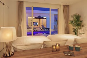 Premium Villa B | Hypo-allergenic bedding, iron/ironing board, free cribs/infant beds