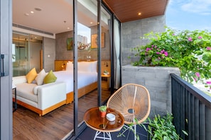 Luxury Studio, Sea View | Minibar, desk, iron/ironing board, free WiFi