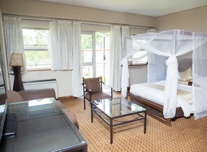 Rom – executive | Skrivebord, skrivebord for bærbar PC, blendingsgardiner og lydisolert