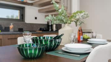 Vila Premium | Area keluarga | Televisi LED 42-inci dengan saluran TV satelit dan TV