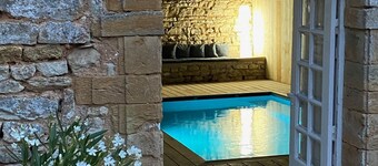 Discover castle life, rent the blue house!