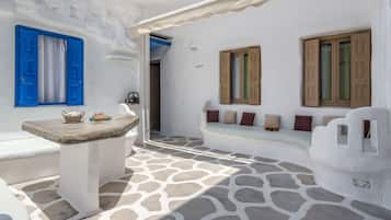 Traditional Quadruple Room (Cave) | Terrace/patio