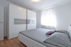 2 bedrooms, internet