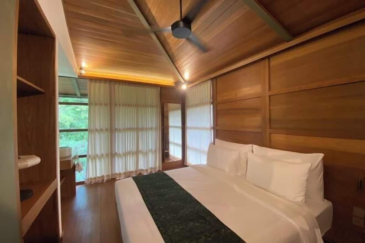 1 bedroom, premium bedding, free WiFi, bed sheets