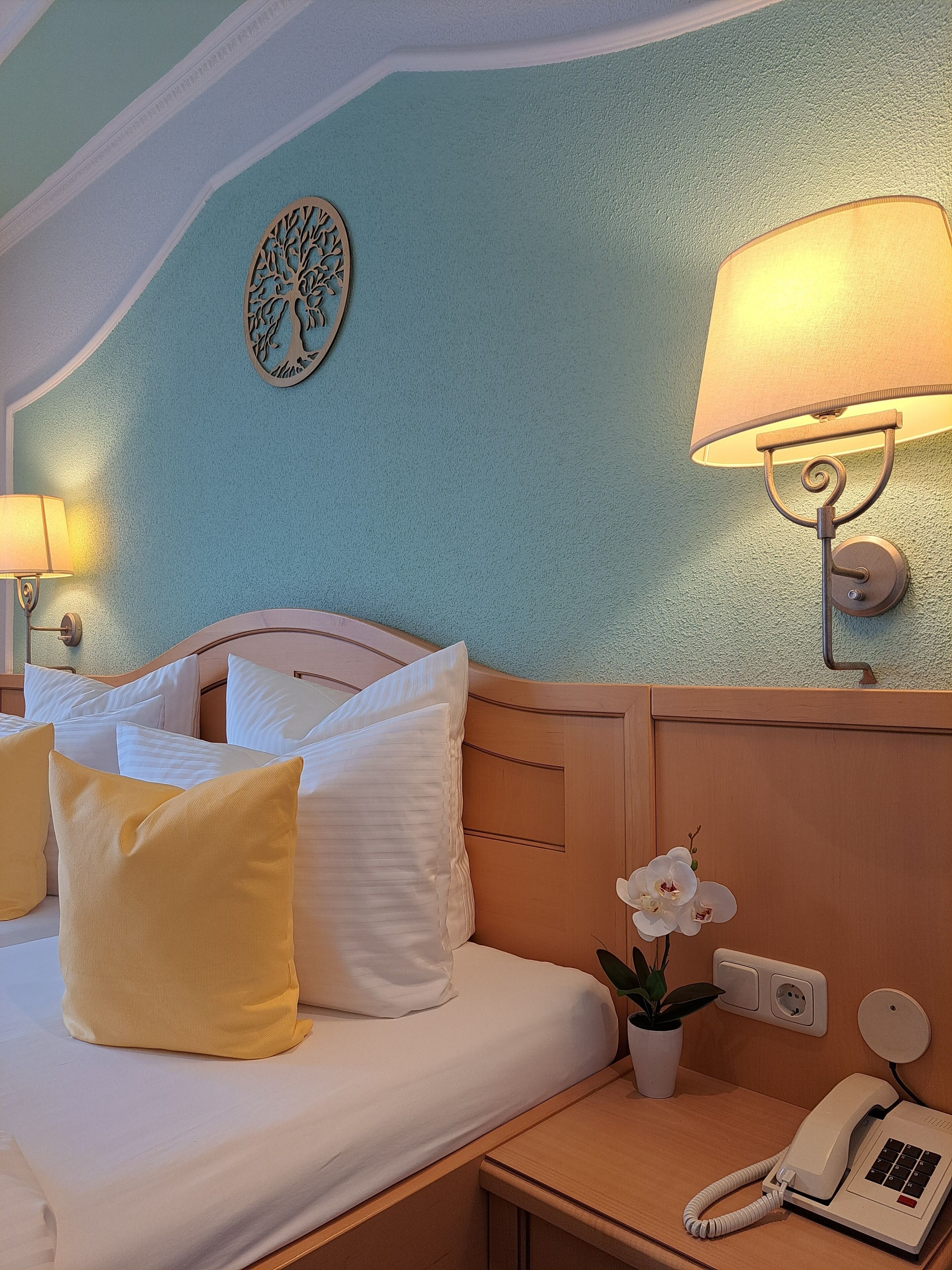 Standard-Doppelzimmer | Hochwertige Bettwaren, Zimmersafe, Schreibtisch, kostenloses WLAN