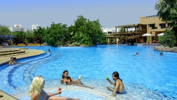 Piscine extérieure, piscine chauffée