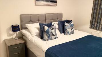 4 bedrooms, Internet, bed sheets