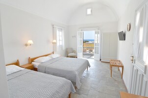 Habitación ejecutiva doble | Escritorio, sistema de insonorización, wifi gratis y ropa de cama