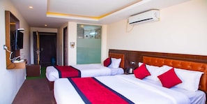Habitación doble Deluxe | Escritorio, wifi gratis y ropa de cama 