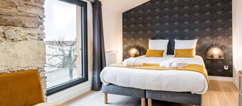 Large renovated barn with garden and spa near Nantes