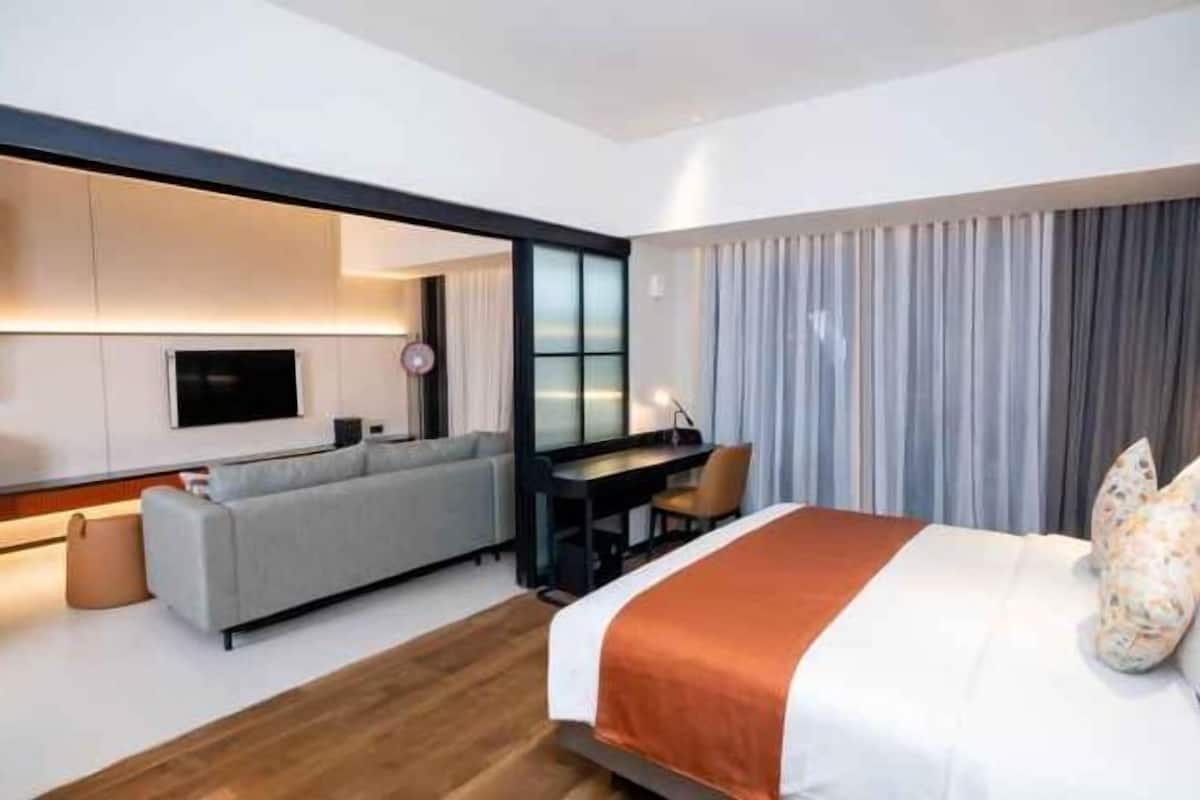 1 bedroom, in-room safe, individually decorated, individually furnished