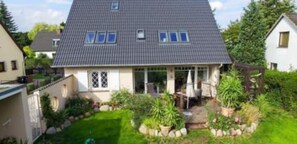 Exterior - First floor apartment with garden (Scharbeutz)