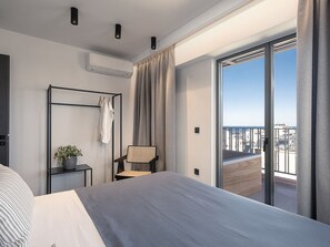 3 makuuhuonetta, työpöytä, äänieristys, silitysrauta/-lauta