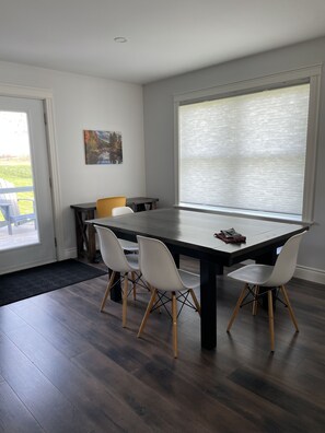 Dining - Countryside Getaway (Clyde River)